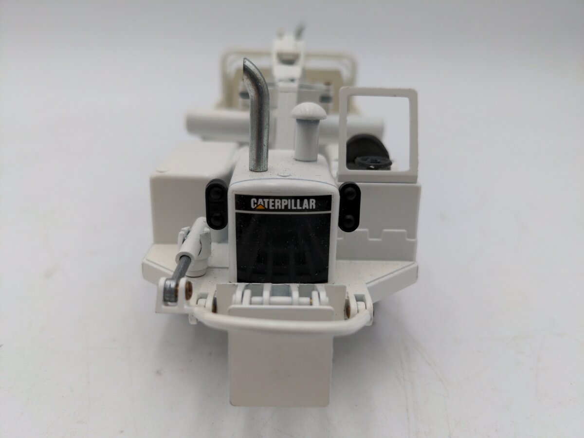 NZG 127 1:50 Scale Diecast Caterpillar 627 Push Pull Scraper- White EX/Box