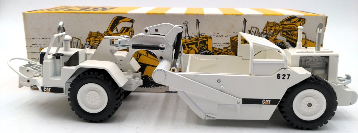 NZG 127 1:50 Scale Diecast Caterpillar 627 Push Pull Scraper- White EX/Box