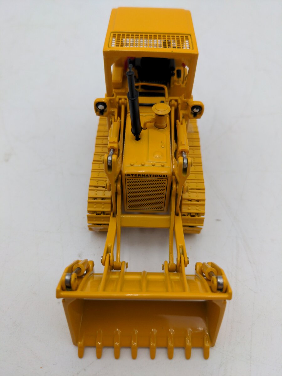 First Gear 50-3058 1:50 DC International Harvester 175C Crawler/Loader W/Driver VG/Box