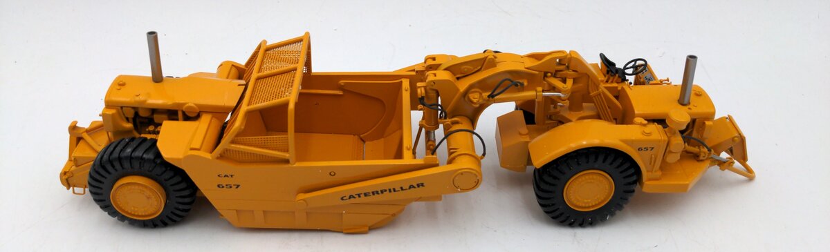 Black Rat Models 1:48 Scale Diecast Caterpillar 657 Scraper Push Pull VG