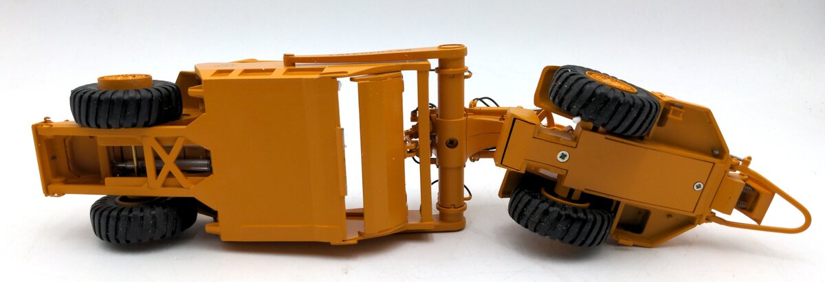 Black Rat Models 1:48 Scale Diecast Caterpillar 657 Scraper Push Pull VG