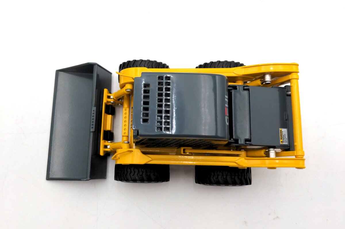 Die Cast Promotions 20002 1:25 Scale Gehl Skid Loader Model 7800 NIB