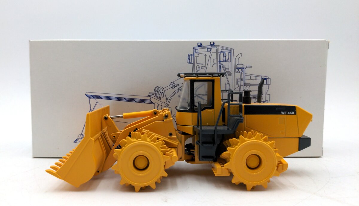 Conrad 2437 1:50 Scale WA-3 Series Komatsu Compactor WF 450-3 VG/Box