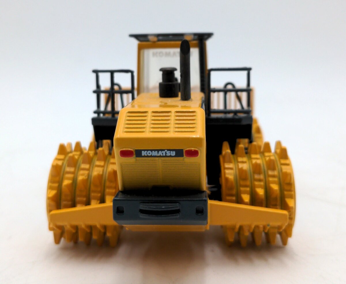 Conrad 2437 1:50 Scale WA-3 Series Komatsu Compactor WF 450-3 VG/Box