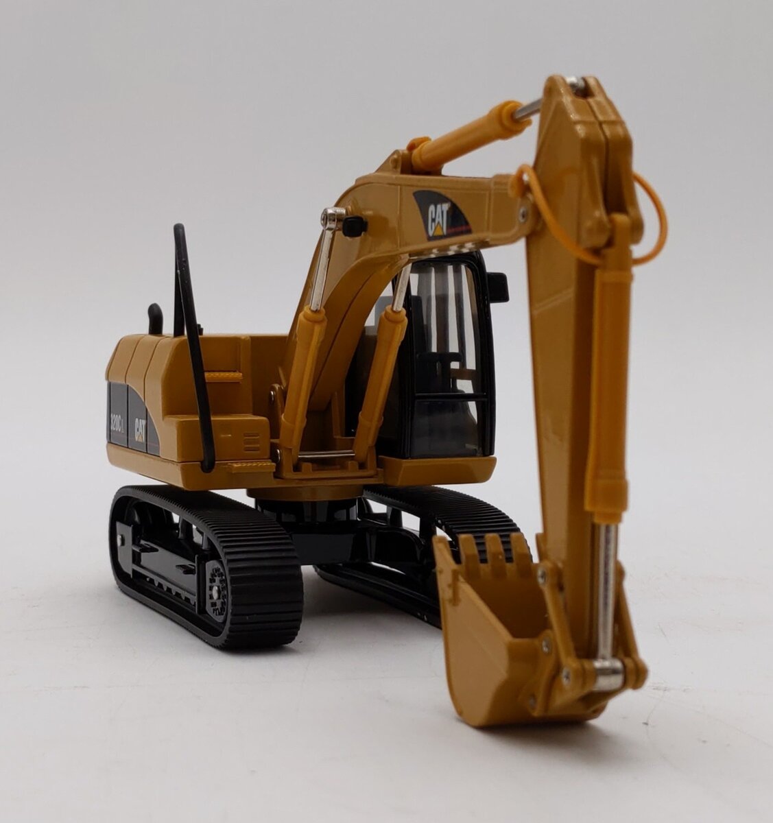 Norscot 55096 1:50 Die-Cast Caterpillar 320C L Excavator LN/Box