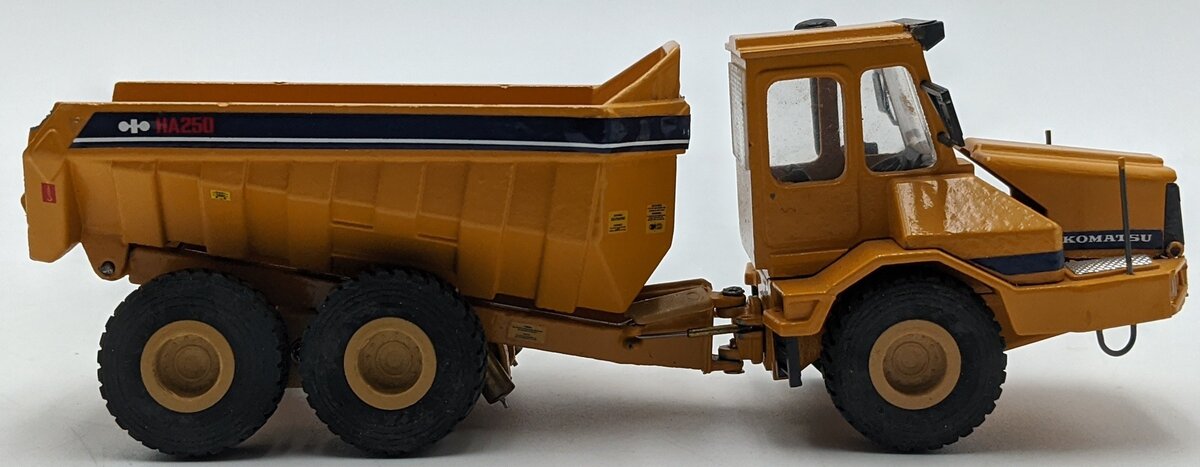 Old Cars 1:50 Diecast Komatsu HA250 Articulated Dump Truck VG/Box
