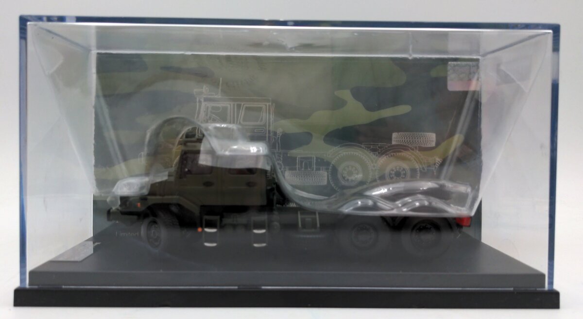 IMC 32-0088 1:50 Scale Mercedes Zetros Duak Cao 6x6 Tractor NIB