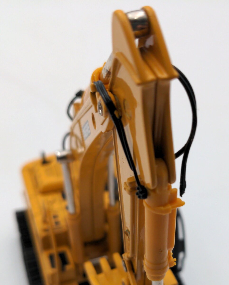 Ertl 15706 1:50 Scale Diecast John Deere 200C LC Excavator EX/Box