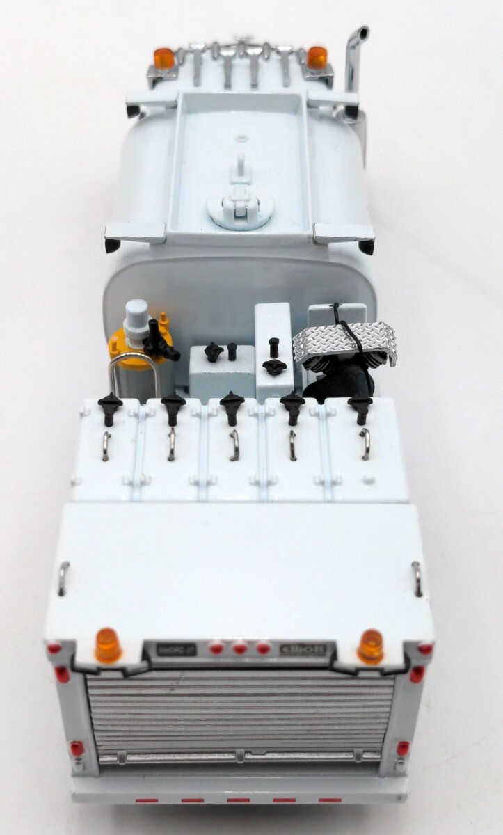 Sword Models SW2041-AA 1:50 Peterbilt 357 Rigid w/ Elliott Fuel & Lube Body NIB
