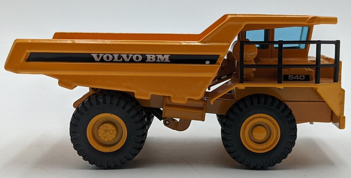 Joal 228 1:50 Scale Die-Cast Volvo BM Compact Dumper NIB