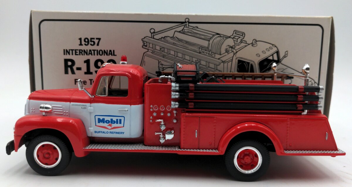 First Gear 19-1304 1:34 Scale Diecast 1957 International R-190 Fire Truck NIB