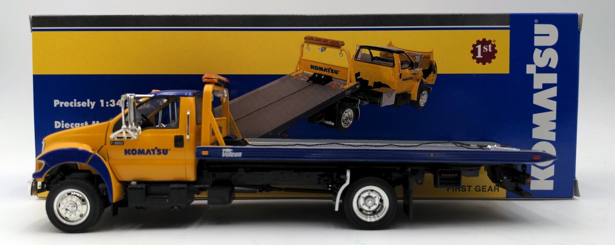 First Gear 19-3253 1:34 Scale Diecast Ford F650 w/ Komatsu Equipment Hauler Bed NIB