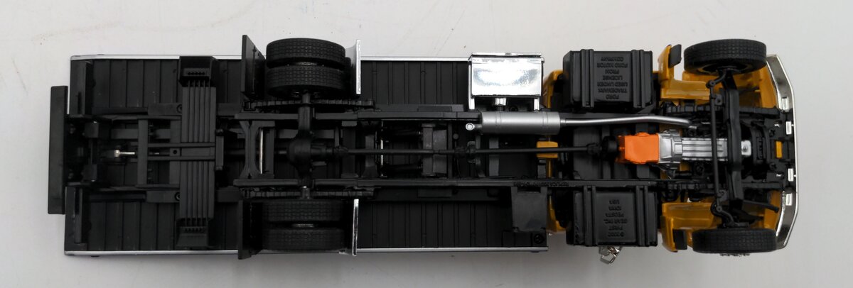 First Gear 19-3253 1:34 Scale Diecast Ford F650 w/ Komatsu Equipment Hauler Bed NIB