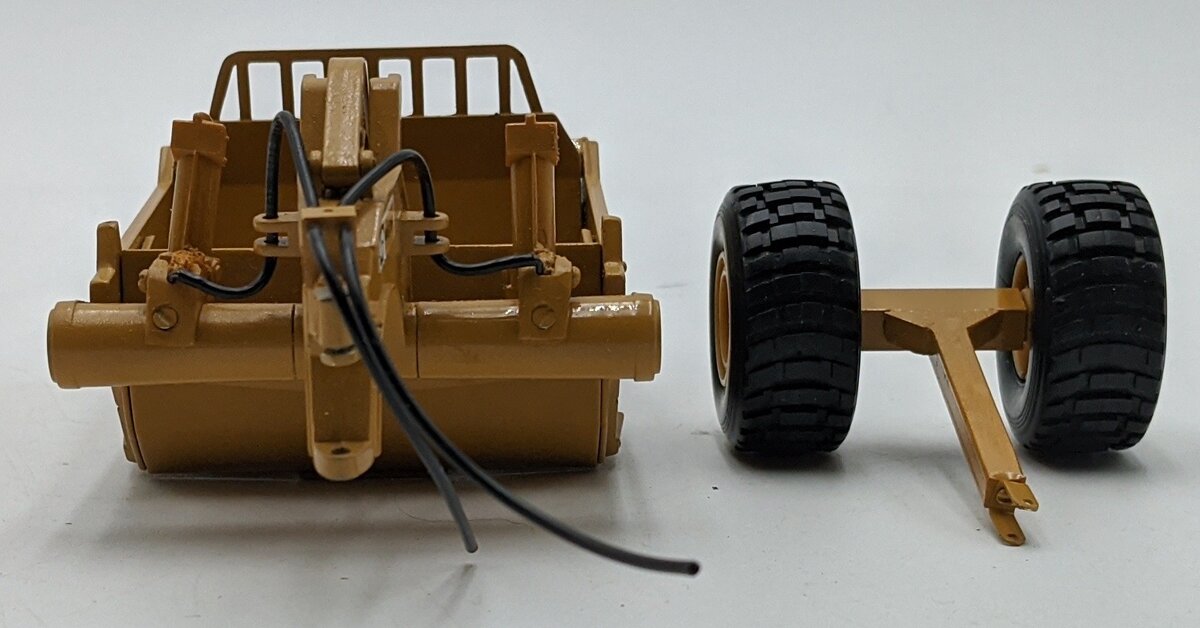 NZG 122 1:50 Diecast Caterpillar 621 Scraper (Scraper Only) VG/Box
