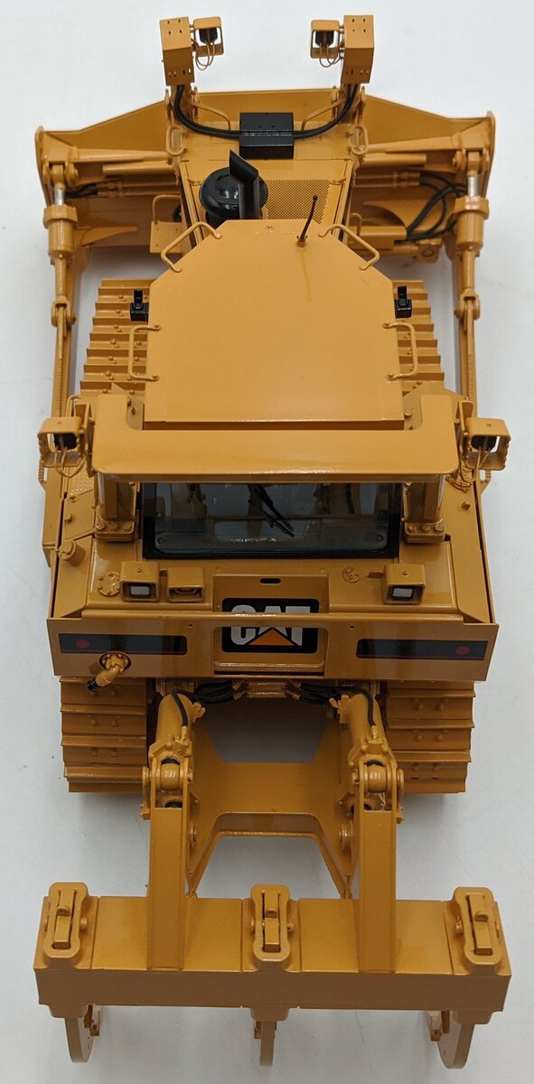 CCM 1:24 Brass Caterpillar D8T Bulldozer NIB