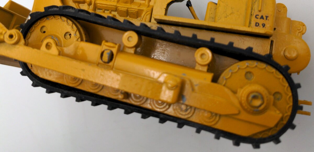 Tri-Ang 116 1:42 Scale 1959 Spot-On Caterpillar D9 Bulldozer VG/Box