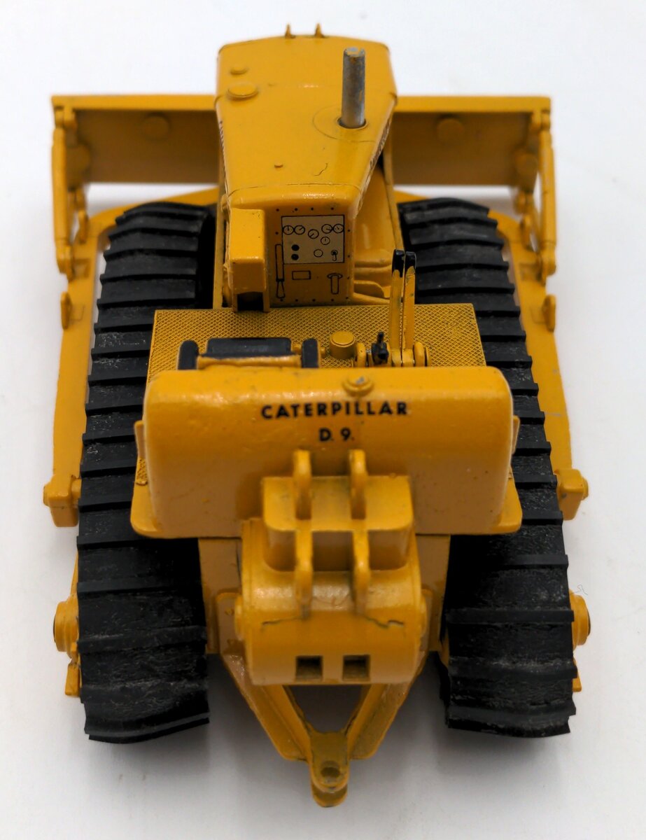 Tri-Ang 116 1:42 Scale 1959 Spot-On Caterpillar D9 Bulldozer VG/Box