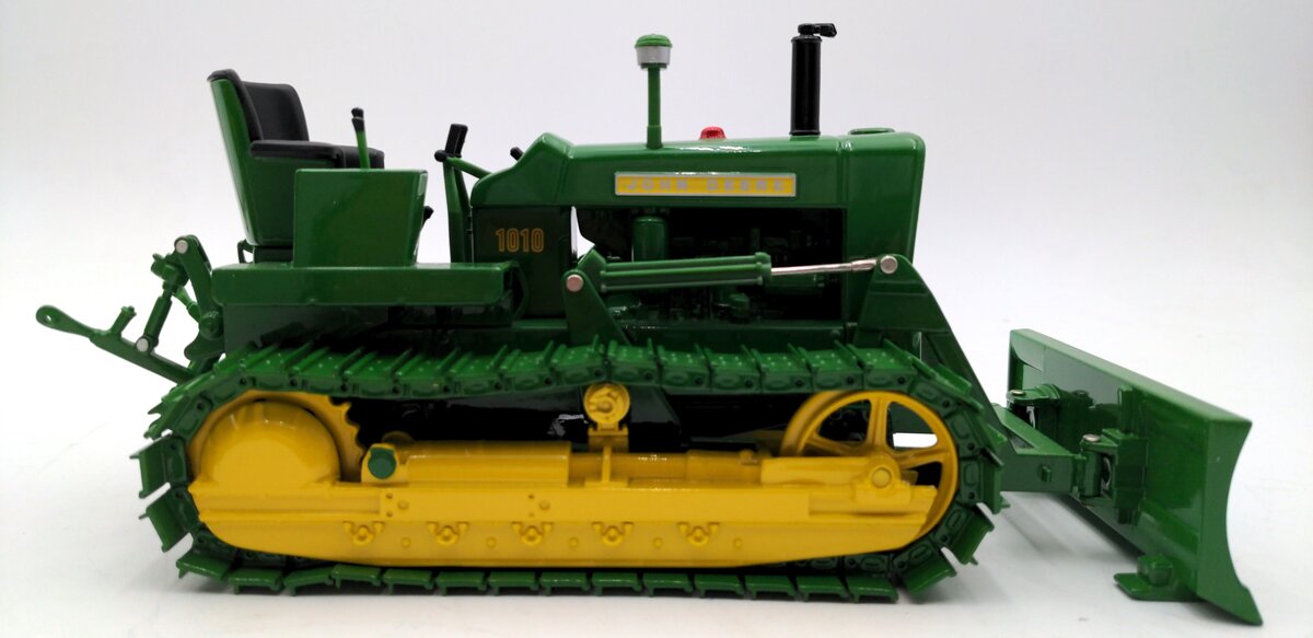 Ertl 15384 1:16 Scale Diecast John Deere 1010 Crawler w/ Blade Plow City NIB