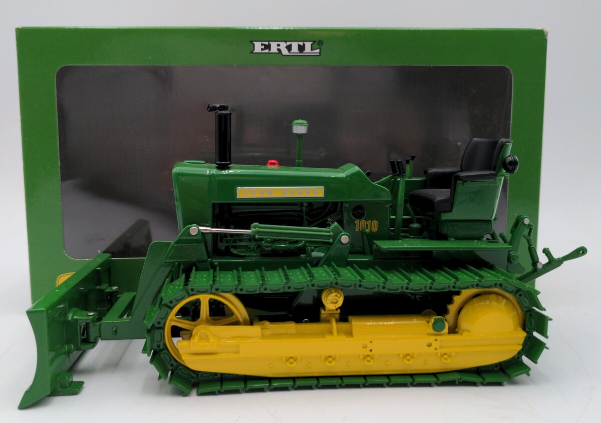 Ertl 15384 1:16 Scale Diecast John Deere 1010 Crawler w/ Blade Plow City NIB