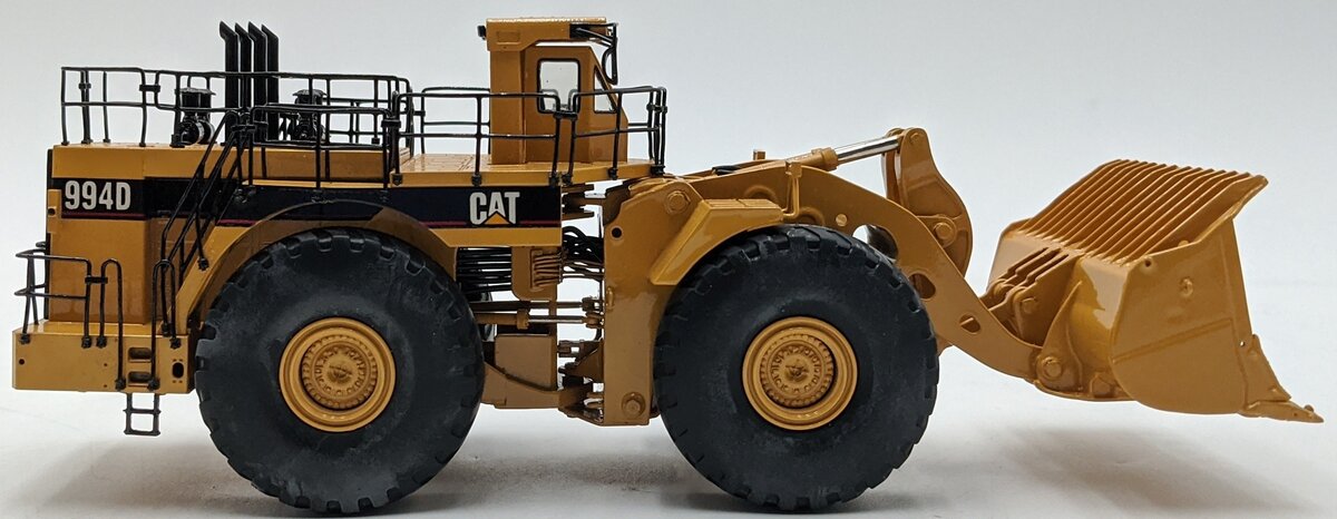 CCM 994D 1:87 Diecast Caterpillar 994D Wheel Loader Brass NIB