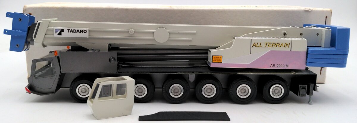 Unicata fm9566-011:50 Scale Tadano AR-2000 All Terrain Crane EX/Box