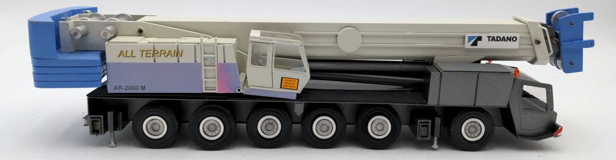 Unicata fm9566-011:50 Scale Tadano AR-2000 All Terrain Crane EX/Box