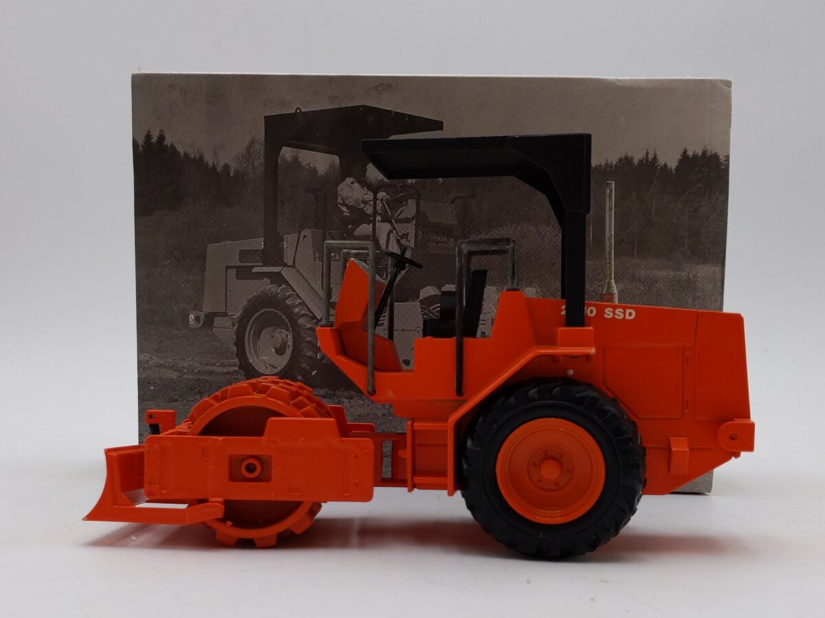 NZG Modelle 1:24 Scale Diecast 343 Roller Conveyor Hamm 2210-SSD LN/Box