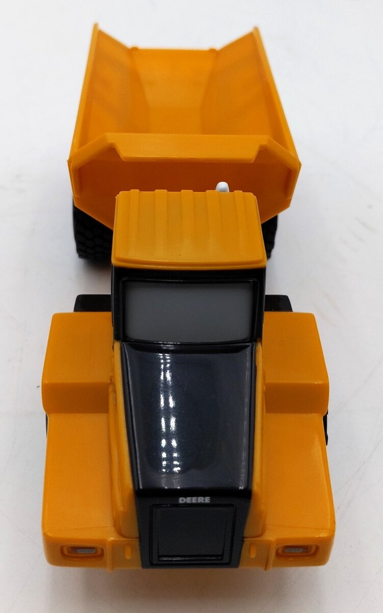 Ertl 15422 1:50 Scale John Deere Dump Truck NIB