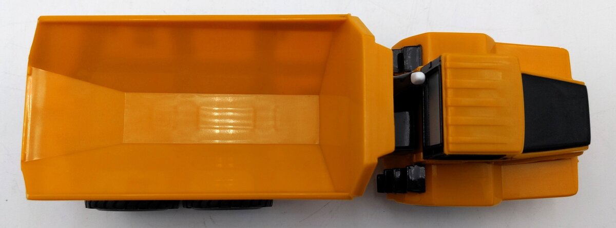 Ertl 15422 1:50 Scale John Deere Dump Truck NIB