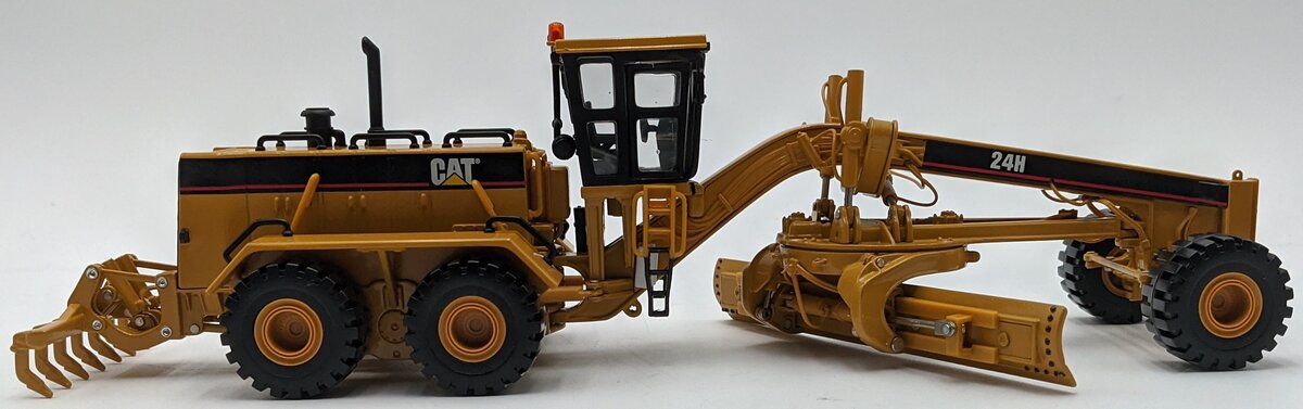 Norscot 55133 1:50 Diecast Caterpillar 24H Motor Grader NIB