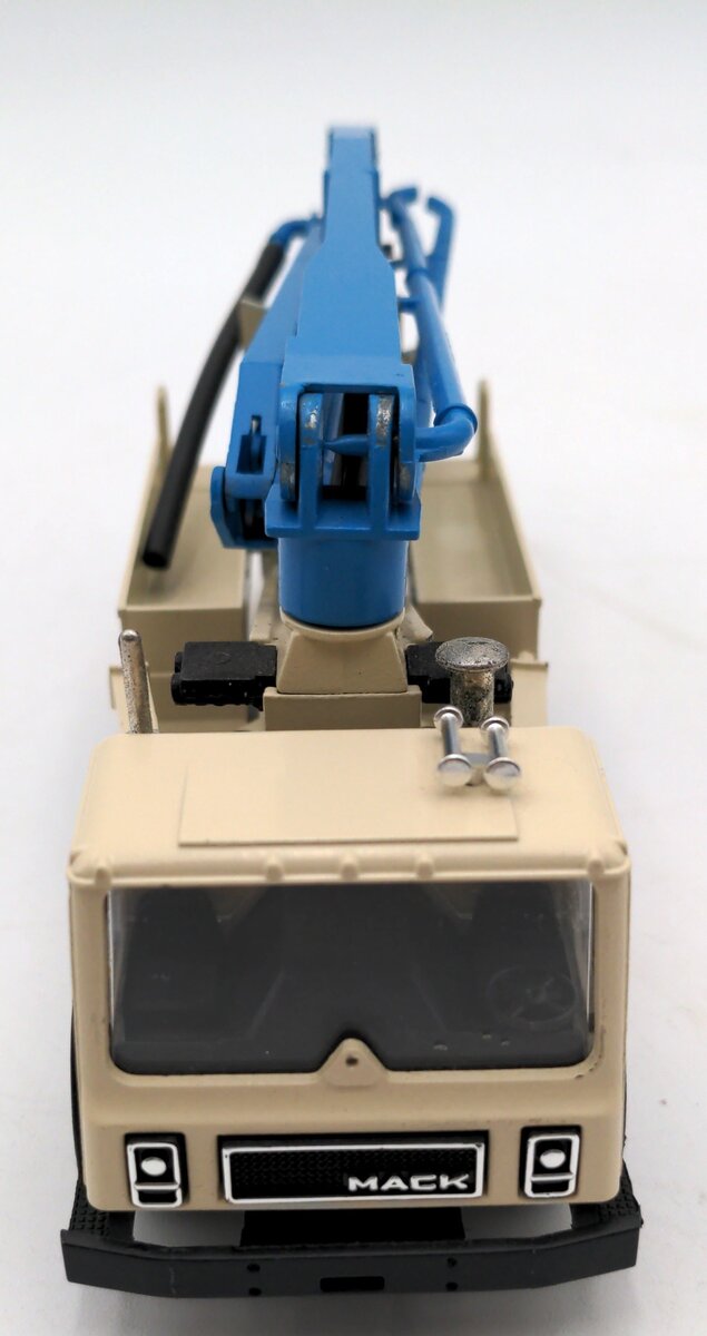 Conrad 3080 1:50 Scale Diecast Thomsen Mack Concrete Pump VG