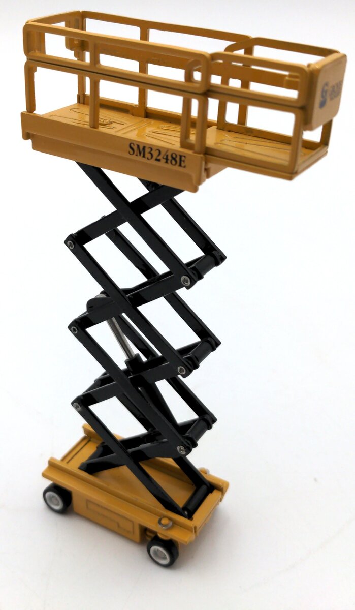 NZG 374 1:47 Scale Grove SM4688 Scissor Lift NIB