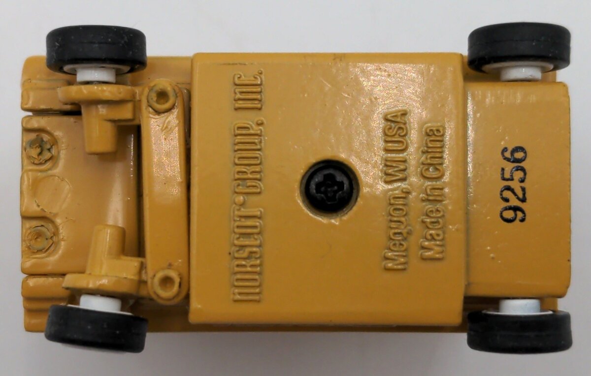 NZG 374 1:47 Scale Grove SM4688 Scissor Lift NIB