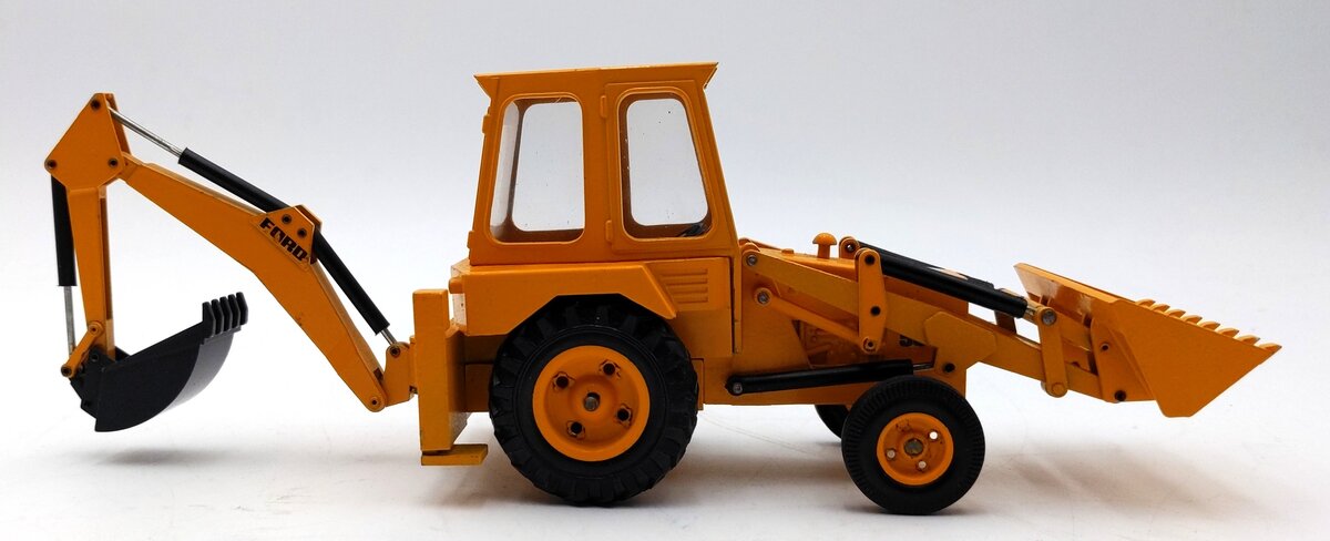 NZG 161 1:32 Scale Diecast Ford 550 Backhoe VG/Box