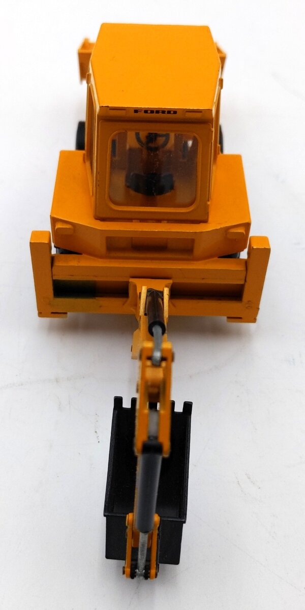 NZG 161 1:32 Scale Diecast Ford 550 Backhoe VG/Box