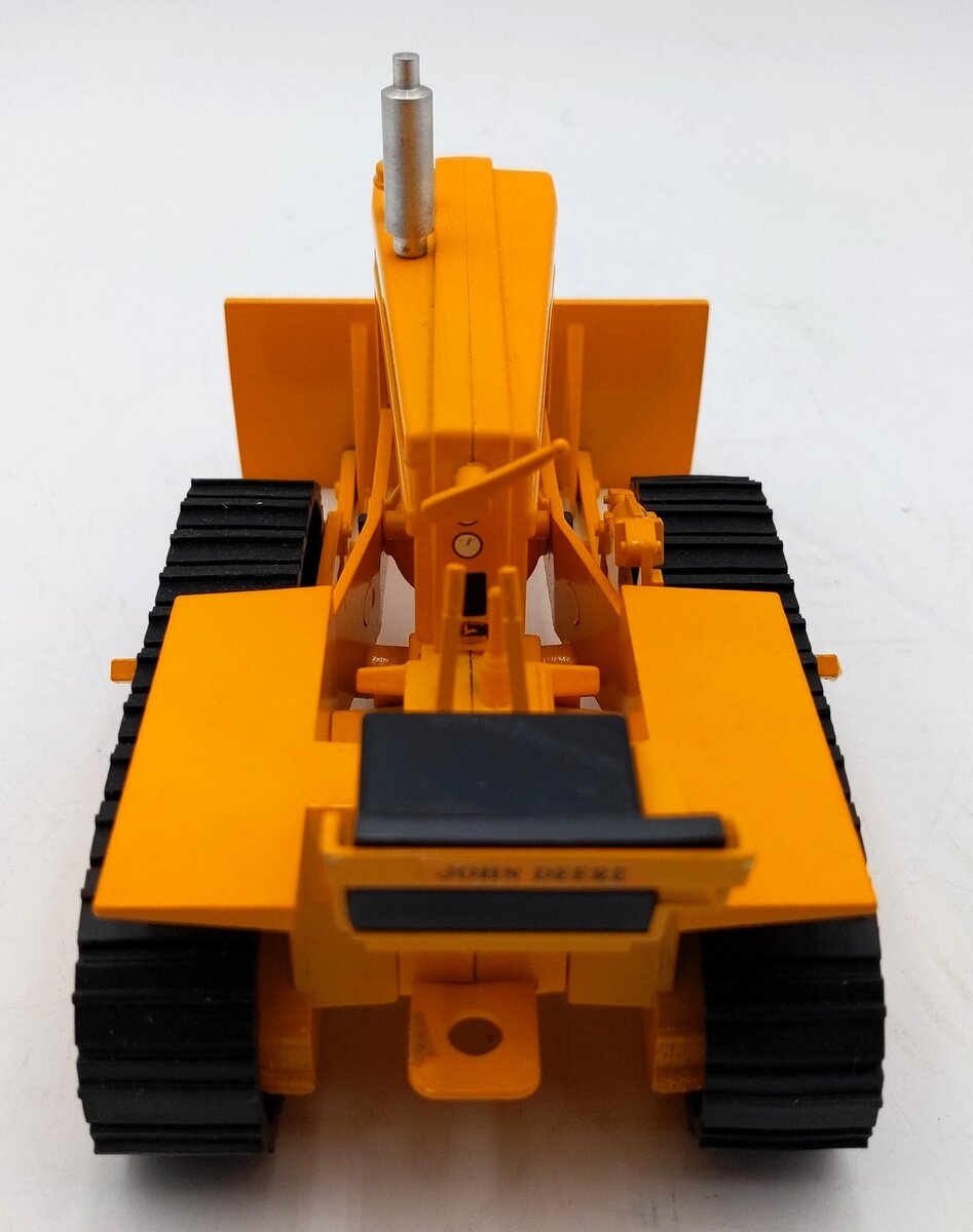 SpecCast J076 1:16 Scale Diecast John Deere MC Crawler w/ Blade EX/Box