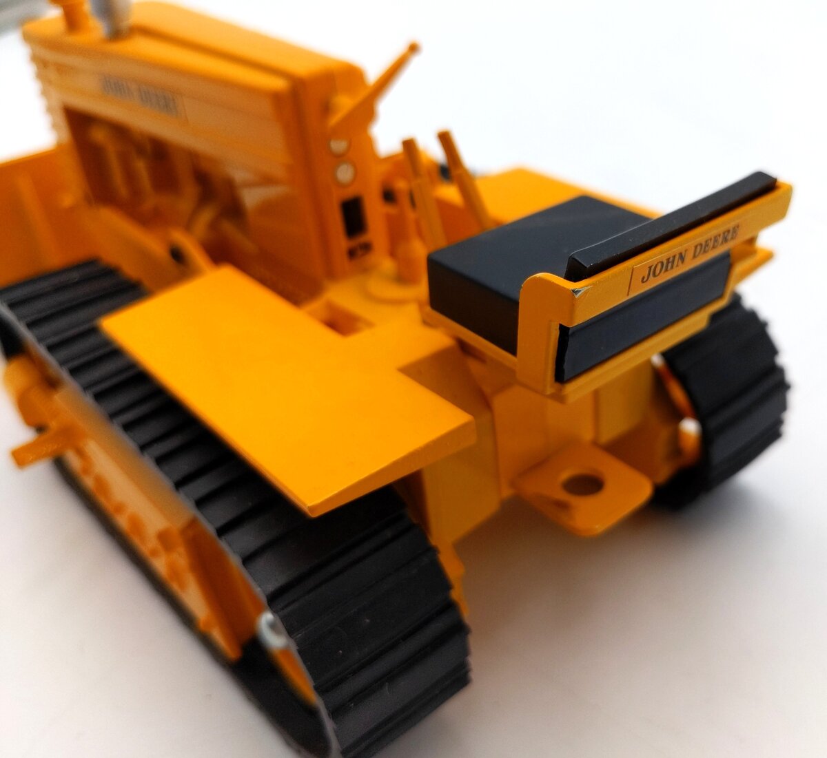 SpecCast J076 1:16 Scale Diecast John Deere MC Crawler w/ Blade EX/Box