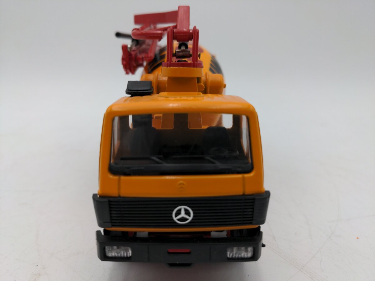 Conrad 30100 1:50 Scale Diecast Putzmeister Mercedes Cab With Concrete Mixer NIB