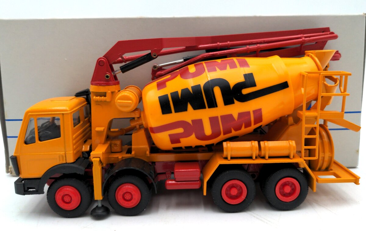 Conrad 30100 1:50 Putzmeister Mercedes Cab With Concrete Mixer EX/Box