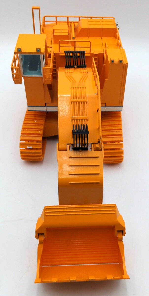 NZG 357 1:50 Scale Die-Cast Demag H485S Hydraulic Excavator VG/Box