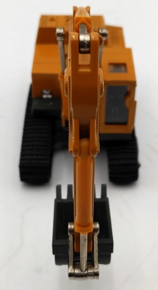 Shinsei 017 1:43 Scale Diecast Komatsu 20-HT Excavator w/ Signs & Rocks NIB