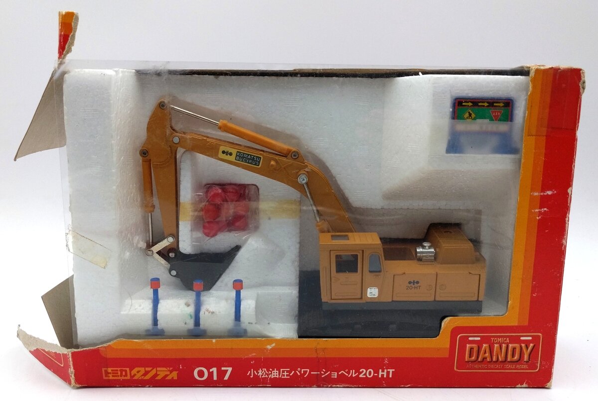 Shinsei 017 1:43 Scale Diecast Komatsu 20-HT Excavator w/ Signs & Rocks NIB