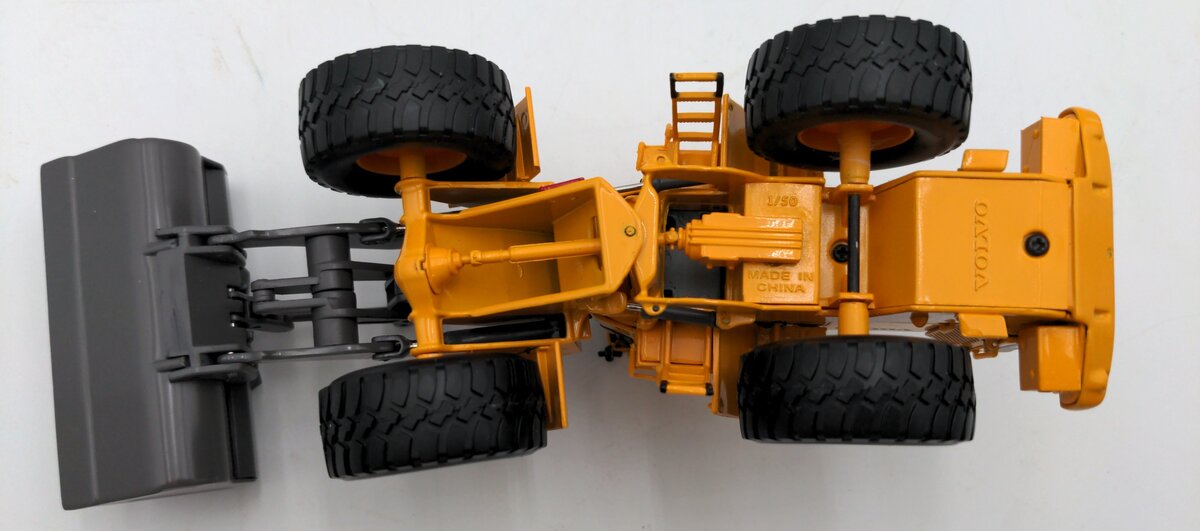Motorart 1:50 Scale Diecast Volvo L150E Wheel Loader NIB