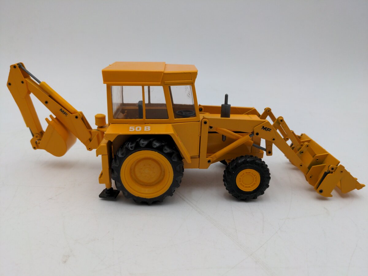 Conrad 2951 1:35 Massey Ferguson 50B Backhoe Loader EX/Box