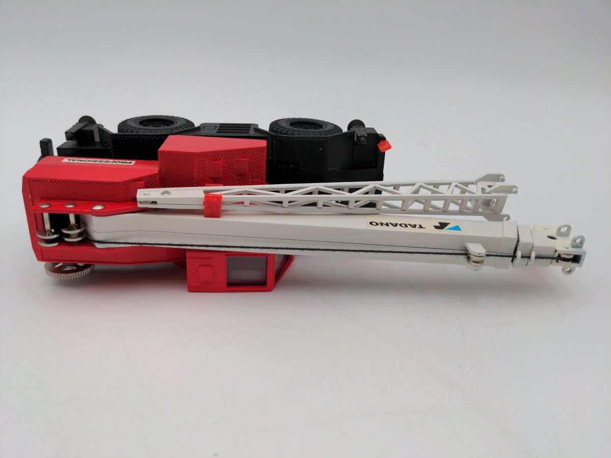 Tadano 1:50 Scale Diecast Rough Terrain Crane - Red & White EX/Box