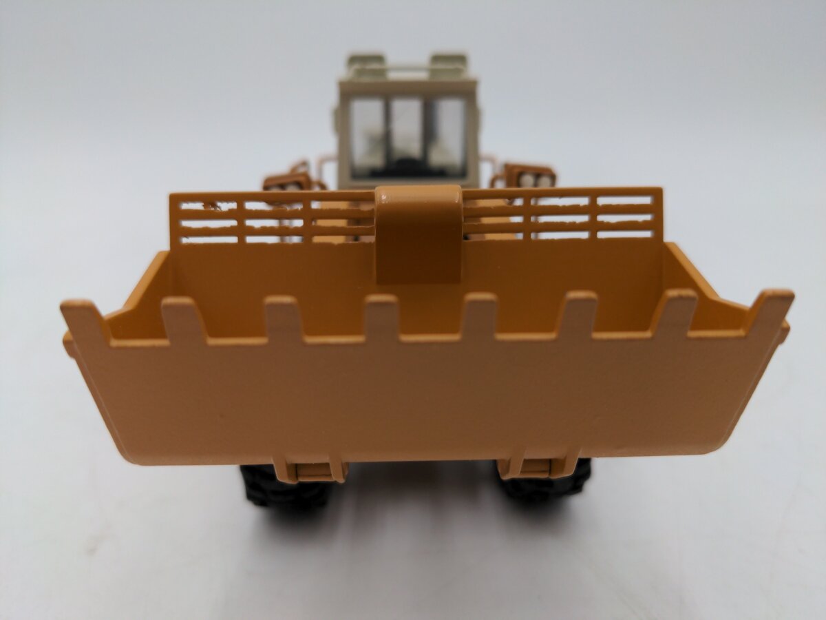 Conrad 2420 1:50 Scale Dresser 560B Pay Loader EX/Box
