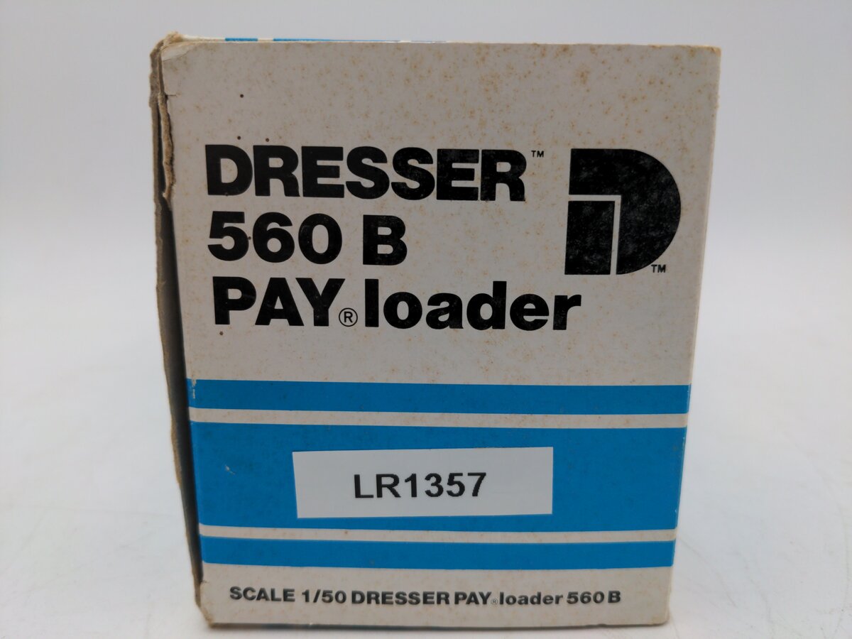 Conrad 2420 1:50 Scale Dresser 560B Pay Loader EX/Box