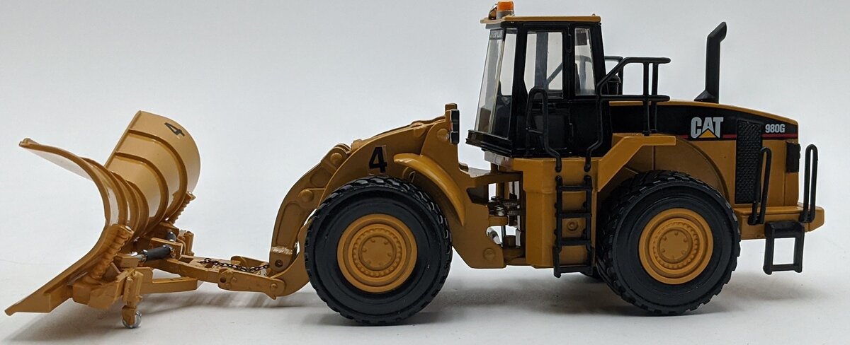 Norscot  1:50 Diecast Custom Caterpillar 980G Wheel Loader W/Plow NEW