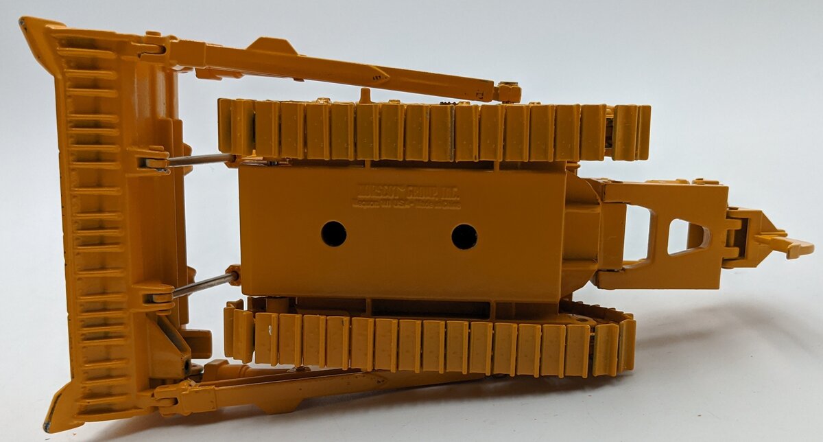 Norscot 1:50 Diecast Caterpillar D10 Bulldozer VG