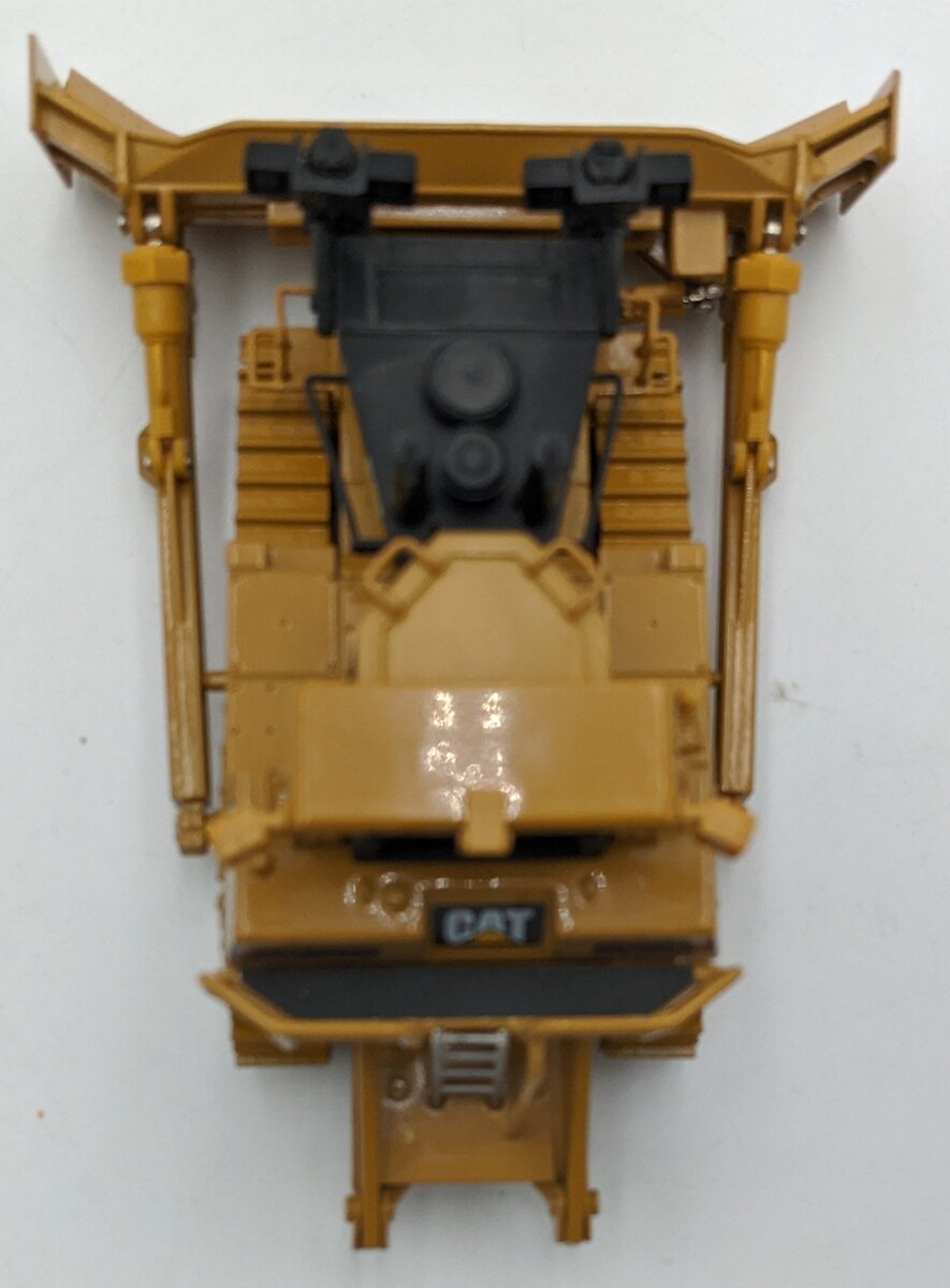 Norscot  1:50 Caterpillar D10T Track Type Dozer Construction Vehicle NEW